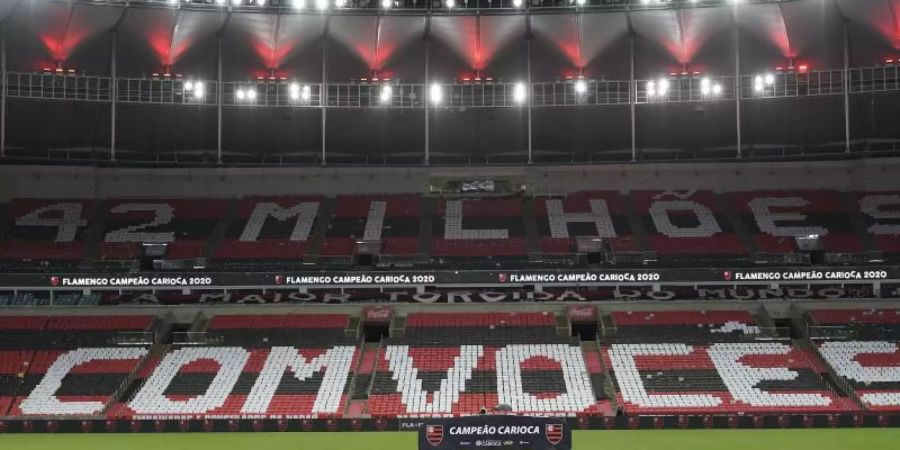 In Rio de Janeiro könnten rund 8000 Menschen wieder zu Spielen ins Maracanã-Stadion. Foto: Leo Correa/AP/dpa