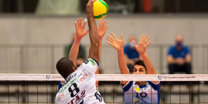 LINDAREN Volley Amriswil gewinnt nach harzigem Start.