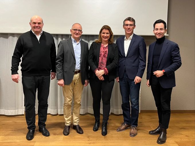 Grossratskandidierende (vlnr): Rainer Lüscher, Hanspeter Hilfiker, Nina Suma, Lukas Pfisterer, Yannick Berner. Entschuldigt: Gabriela Werder. Grossratskandidierende FDP Aarau
