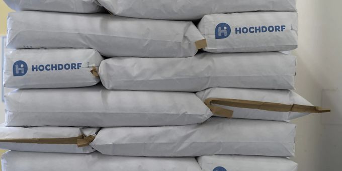 Gregor Greber ist seit der Generalversammlung Ende April Mitglied des Verwaltungsrats von HT5 (ehemals Hochdorf). Der Milchverarbeiter Hochdorf sieht keine Perspektive mehr, die finanziellen Altasten abtragen zu können. Bild: Mit Milchpulver abgefüllte Säcke, die in der Fabrik in Hochdorf lagern. (Archivbild)