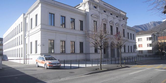 Die Bundesanwaltschaft hat Anklage gegen den syrischen Ex-Vizepräsidenten Rifaat al Assad erhoben: das Bundesstrafgericht in Bellinzona. (Archivbild) Die Bundesanwaltschaft hat Anklage gegen den syrischen Ex-Vizepräsidenten Rifaat al Assad erhoben: Das Bundesstrafgericht in Bellinzona. (Archivbild)