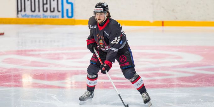 Der EHC Thun trifft im Playoff-Halbfinal auf den EHC Chur. EHC Thun Reymondin Gil