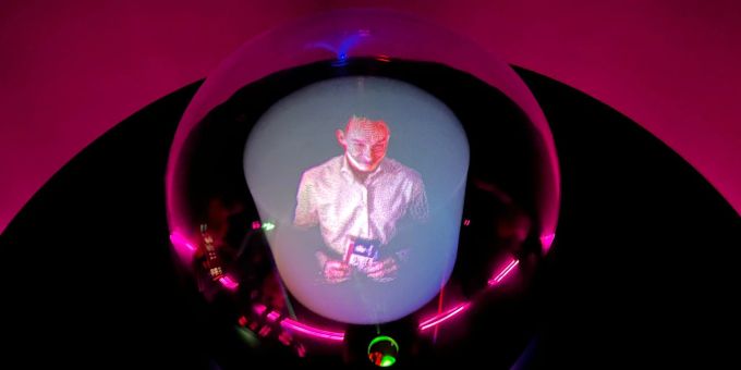 Die Telekom präsentiert auf der Mobilfunk-Messe Mobile World Congress in Barcelona einen Router mit Glaskugel, der Hologramm-Telefonie ermöglichen soll. Die Telekom präsentiert auf der Mobilfunk-Messe Mobile World Congress in Barcelona einen Router mit Glaskugel, der Hologramm-Telefonie ermöglichen soll.
