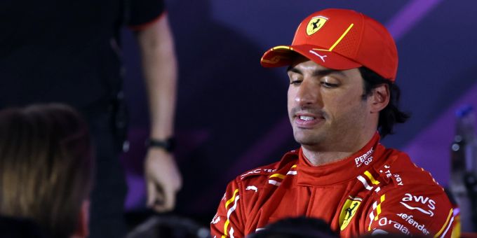 Carlos Sainz (Ferrari) verpasst den Saudi-Arabien-GP. Ferrari Carlos Sainz