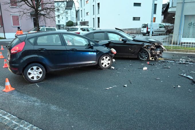 An den Fahrzeugen entstand ein Sachschaden. ein Sachschaden