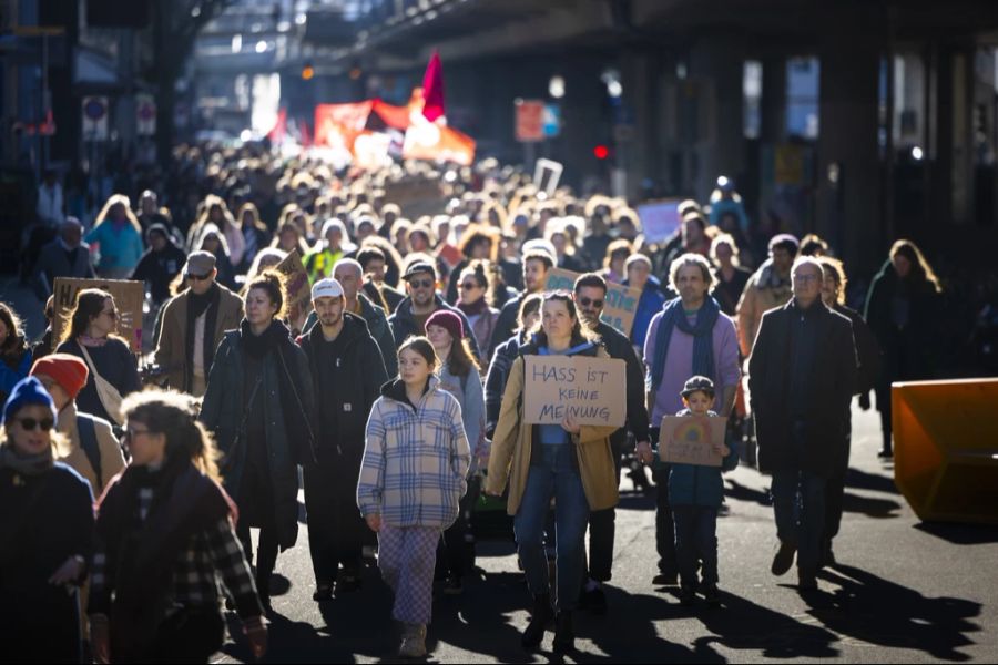 An der Demo wurden keine Reden gehalten.