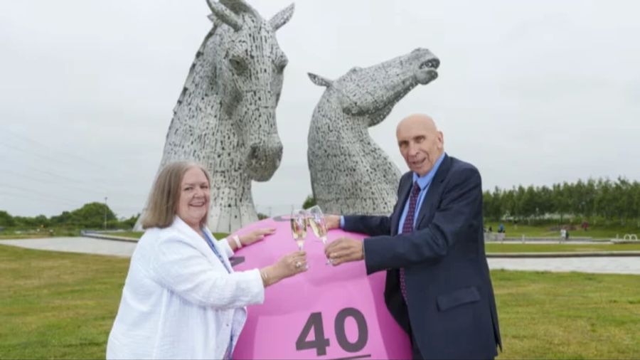 Fred und Lesley Higgins haben 2018 rund 58 Millionen Pfund bei EuroMillions gewonnen.