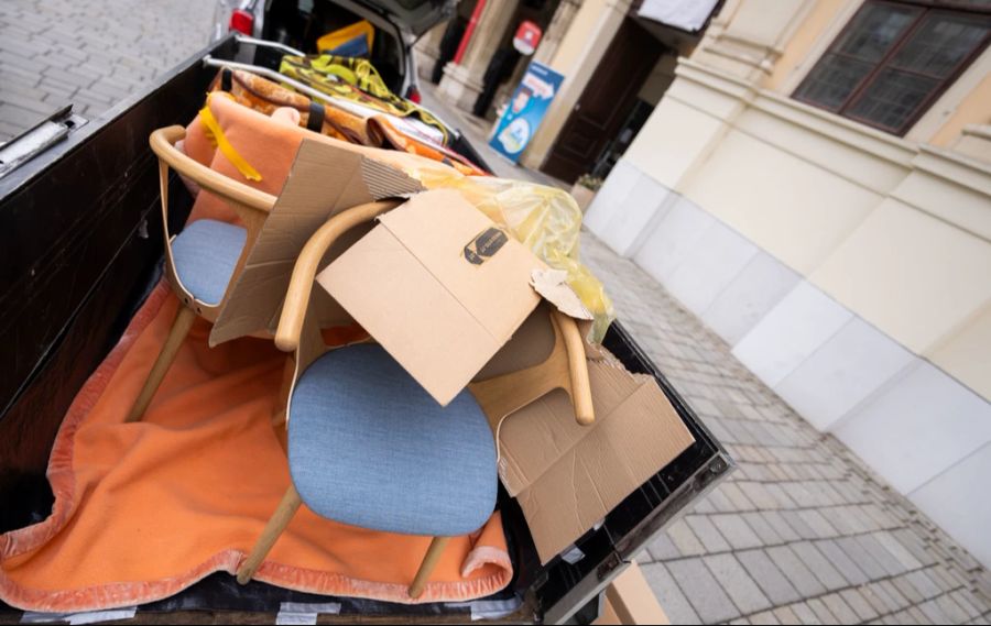 Dazu gehören teure Designermöbel ...