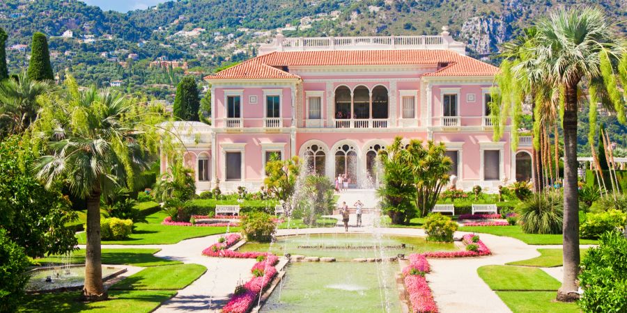 Die Villa Ephrussi de Rothschild an der französischen Riviera kann man nur als Gast besuchen, sonst käme sie auf die Liste.