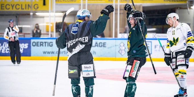 Der HC Thurgau gewann am Freitag, 16. Februar 2024, zu Hause gegen den EHC Olten mit 3:2. HC Thurgau im Torjubel