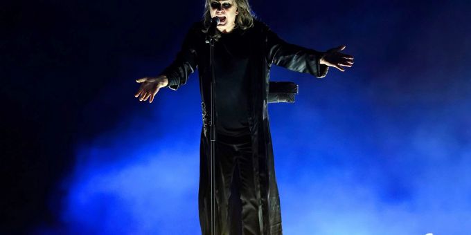 «Ihr habt noch nicht das Ende von Ozzy Osbourne gesehen», sagt der Prince of Darkness. «Ihr habt noch nicht das Ende von Ozzy Osbourne gesehen», sagt der Prince of Darkness.