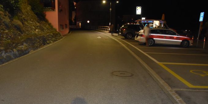 Scuol: Alkoholisierter Automobilist übersieht Motorrad