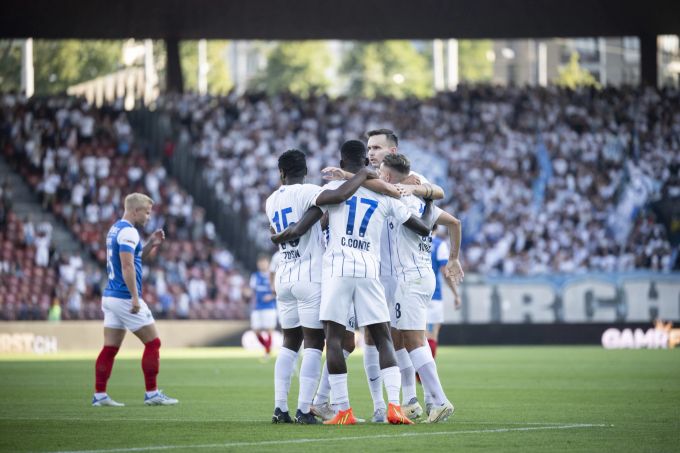 Die Spieler des FCZ feiern das Tor zum 1:0 gegen Linfield in der Qualifikation zur Europa League. FCZ Linfield Europa League