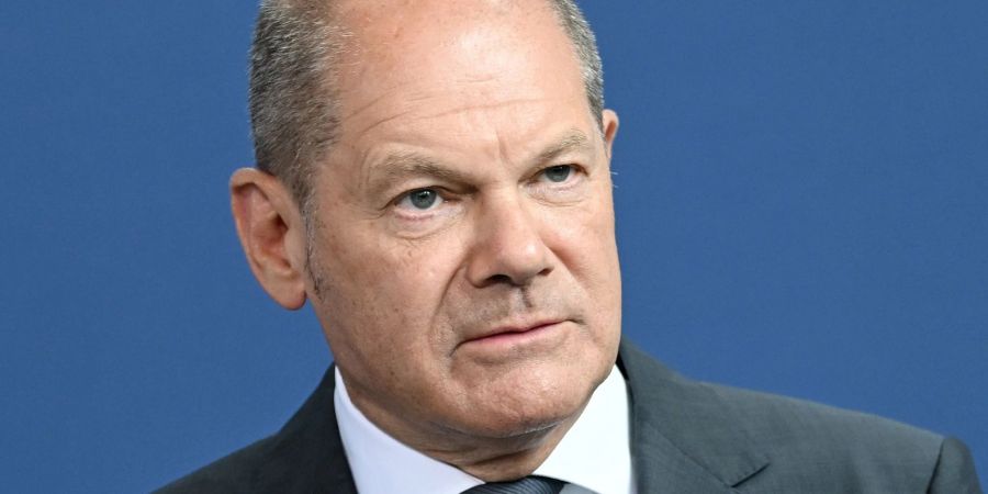 Bundeskanzler Olaf Scholz (SPD) spricht bei einer Pressekonferenz in Berlin.