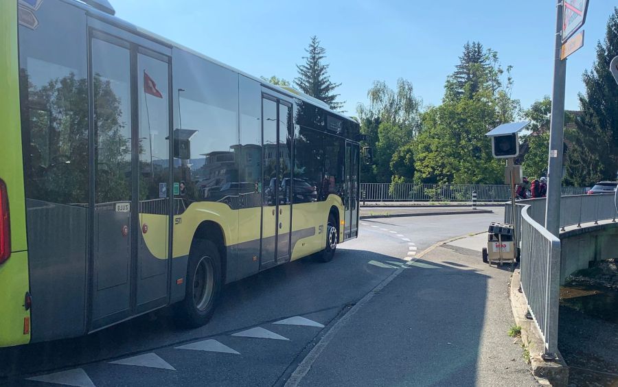 Mit einer für die Busse installierten Ampel sollte es nun nicht mehr zu grossen Verspätungen kommen.