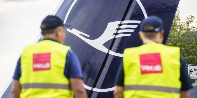 Die Gewerkschaft erwartet von Lufthansa im Tarifkonflikt ein höheres Angebot. Die Gewerkschaft erwartet von Lufthansa im Tarifkonflikt ein höheres Angebot.