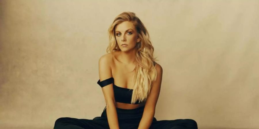 Lindsay Ell will Trost spenden und Mut machen. Foto: Jeremy Cowart/dpa