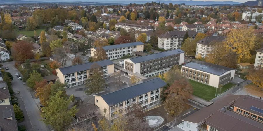 Erste Indach-Solaranlage auf einem Schulhaus in Betrieb