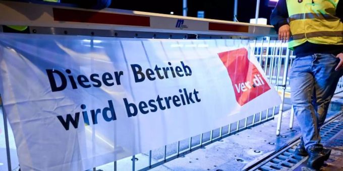 Berlin - Öffentliche Arbeitgeber bieten 3,5 Prozent mehr an