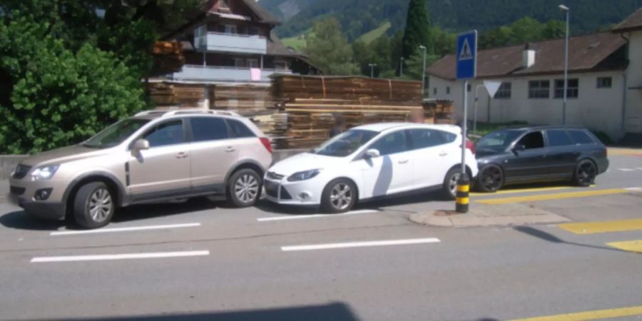 Altdorf UR: Auffahrkollision mit drei Autos - niemand verletzt