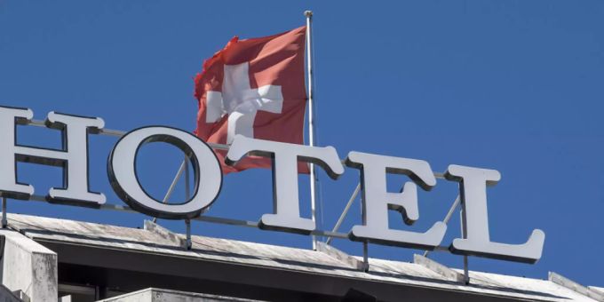 Wegen der Corona-Pandemie rechnen schweizweit 70 Prozent der Hotelbetriebe mit einer schlechteren Wintersaison als im Vorjahr. (Symbolbild) Winter Corona Hotel