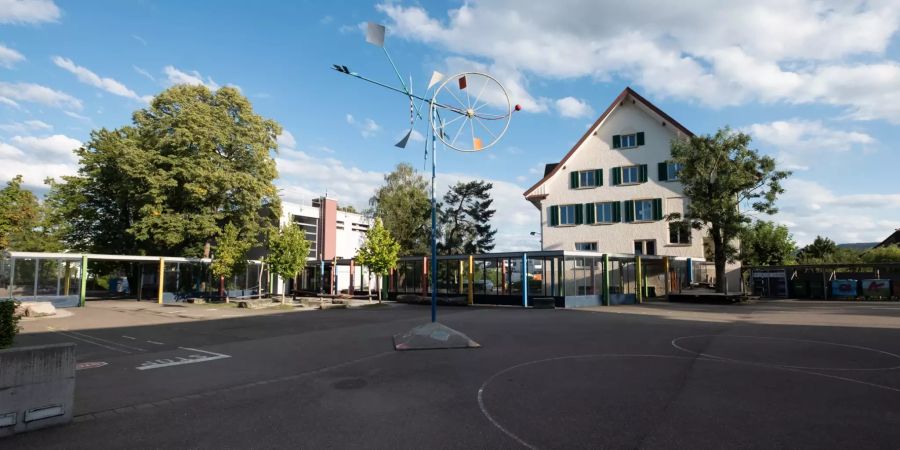 Die Primarschule Schwerzenbach.