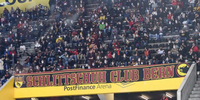 Daniel Koch beriet im Sommer auch den SCB. Ein paar wenige Spiele konnten so vor Fans stattfinden. Für den Pandemie-Experten ist klar: «Es gibt schlicht keine Hinweise, dass Grossveranstaltungen ein Treiber der Pandemie waren.» SCB Fans
