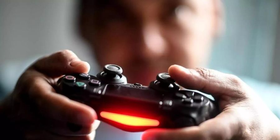Die bayerische Landesregierung hat es sich zum Ziel gesetzt, den E-Sport im Freistaat zu fördern. Foto: Britta Pedersen/dpa-Zentralbild/dpa