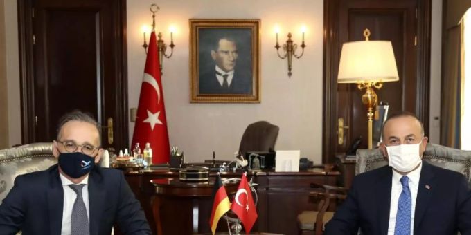 Aussenminister Heiko Maas (l) und sein türkischer Amtskollege Mevlüt Cavusoglu in Ankara. Foto: Fatih Aktas/Turkish Foreign Ministry/AP Pool/dpa Aussenminister Heiko Maas (l) und sein türkischer Amtskollege Mevlüt Cavusoglu in Ankara. Foto: Fatih Aktas/Turkish Foreign Ministry/AP Pool/dpa