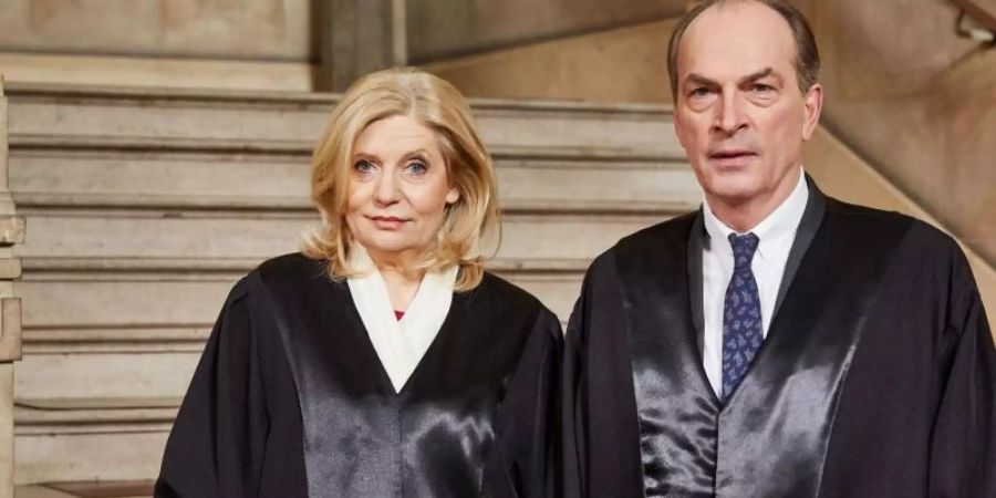 «Die Kanzlei» mit Sabine Postel als Isa von Brede und Herbert Knaup als Markus Gellert gewann den Fernsehabend für sich. Foto: Georg Wendt/dpa