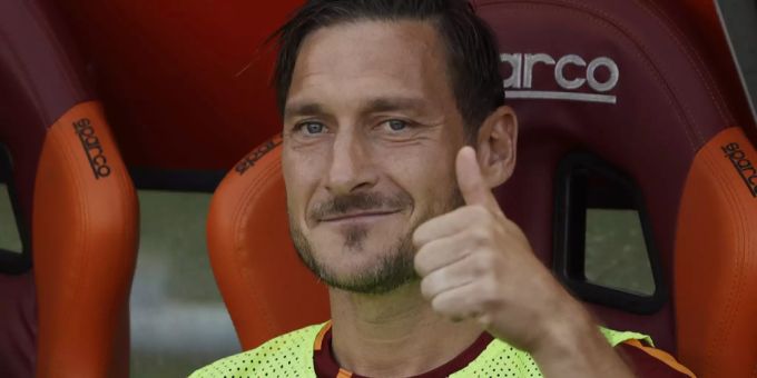 Francesco Totti hat am Montag die 19-Jährige Ilenia im Krankenhaus besucht. Sie ist nach neun Monaten aus dem Koma erwacht. Francesco Totti