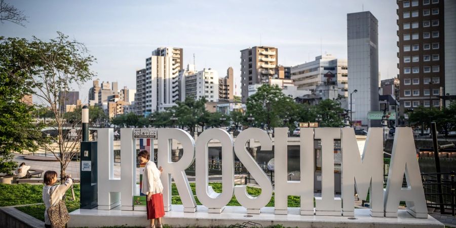 Die Skyline von Hiroshima, Stadt des ersten Atombombenabwurfs im Süden von Japan. Ab Freitag treffen sich dort die Regierungschefs der G7-Staaten zu einem Gipfeltreffen.