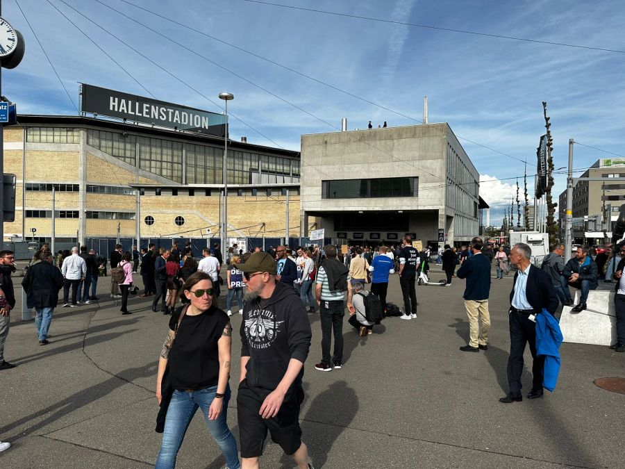 Barack Obama (61) tritt heute im Zürcher Hallenstadion auf.