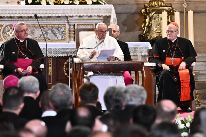 Der Papst in Ungarn. EPA/LUCA ZENNARO papst