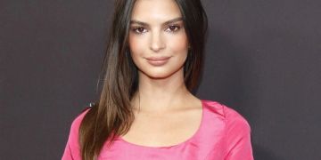 Emily Ratajkowski
