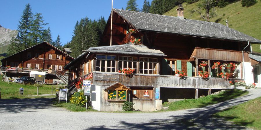 Ein Berghaus auf der Iffigenalp im hinteren Simmental.