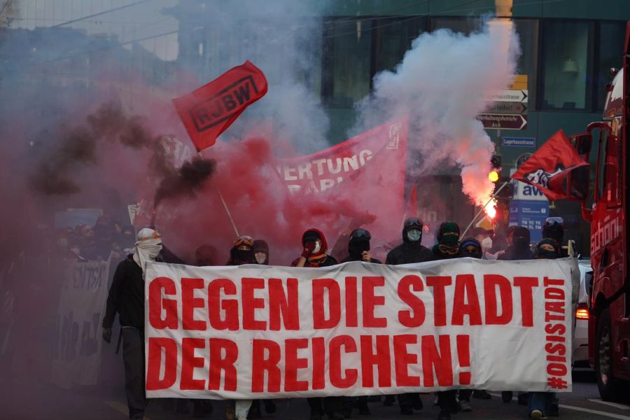 In Winterthur ZH kam es am Freitagabend zu einer unbewilligten Demonstration.