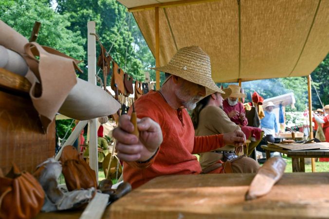 Mittelalter- und Handwerkermarkt auf dem Schloss Wellenberg.