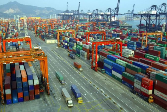 Container am Hafen von Yantian. Yantian
