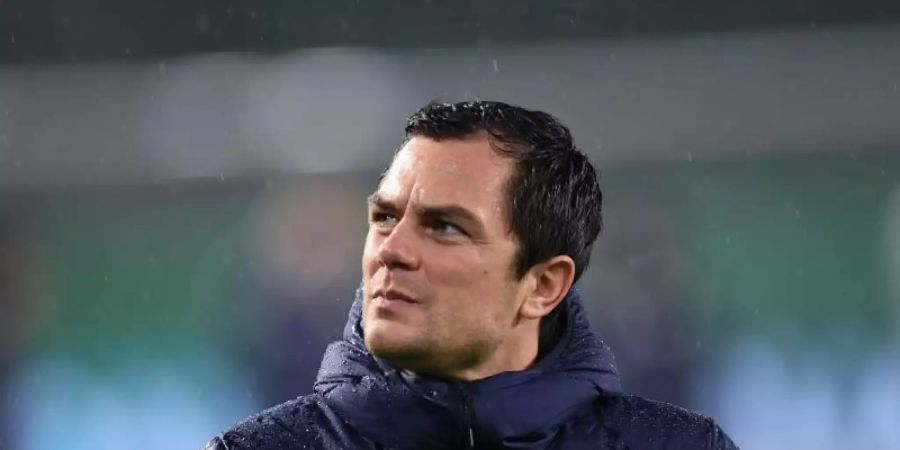 Sportdirektor Marcel Schäfer verlängerte seinen Vertrag beim VfL Wolfsburg. Foto: Swen Pförtner/dpa