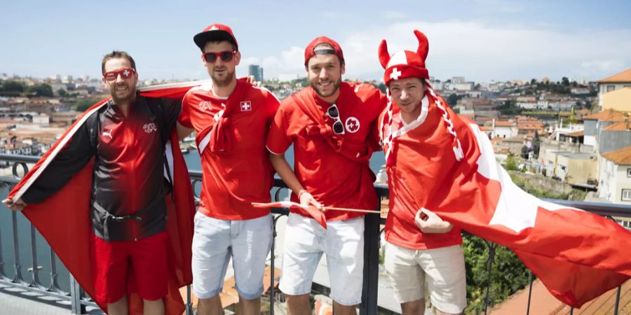 Fans der Schweizer Nati in Portugal vor dem Nations-League-Halbfinal 2019.