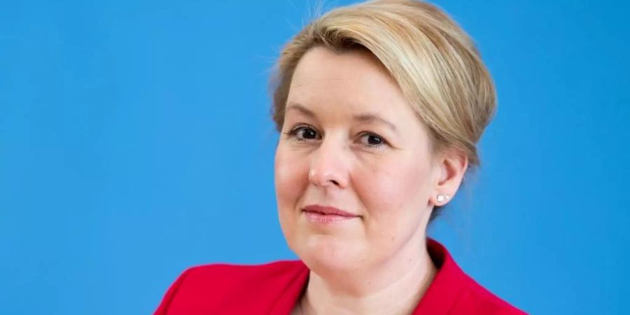 Erst trat sie zurück, jetzt verliert sie ihren Doktortitel: Franziska Giffey. Foto: Bernd von Jutrczenka/dpa