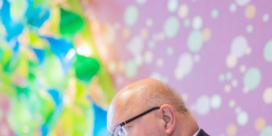 Bundeswirtschaftsminister Peter Altmaier spricht während der Wirtschaftsministerkonferenz in Düsseldorf. Foto: Rolf Vennenbernd/dpa