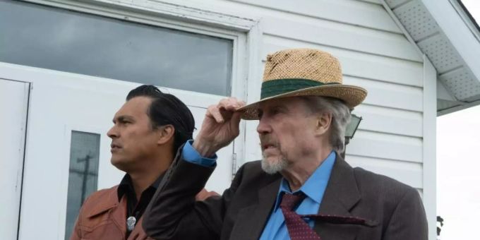 Alton Kelly (Adam Beach, l) und Percy Schmeiser (Christopher Walken) in einer Szene des Films "Percy". Foto: PVM Productions/Mongrel Media/MFA/dpa Alton Kelly (Adam Beach, l) und Percy Schmeiser (Christopher Walken) in einer Szene des Films "Percy". Foto: PVM Productions/Mongrel Media/MFA/dpa