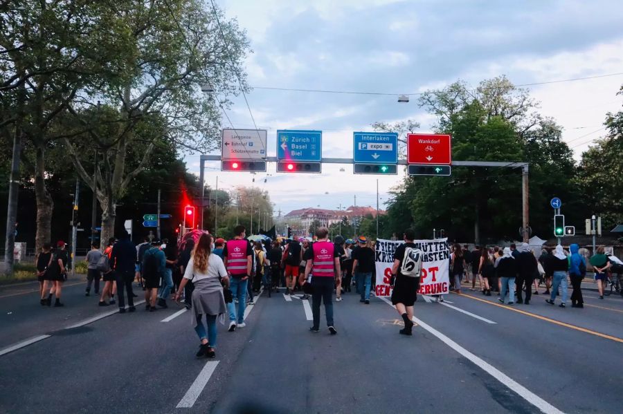 Demo für mehr bezahlbaren Wohnraum in Bern.