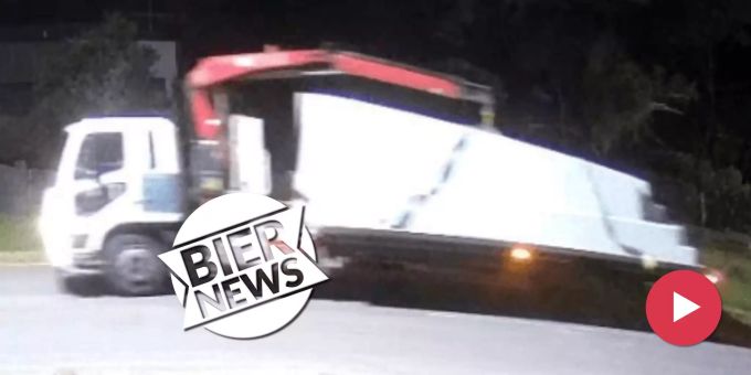 Mit Lastwagen - Aussie-Diebe klauen 14'000-Dollar-Pool