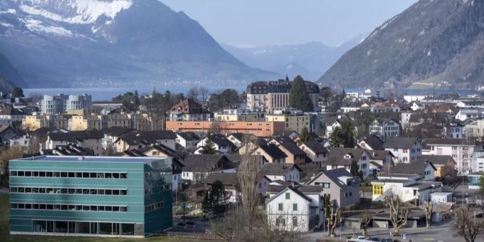 Eine Übersicht der Gemeinde Ingenbohl und die Ortschaft Brunnen am Vierwaldstättersee im Kanton Schwyz am Freitag, 26. Februar 2021. (Symbolbild) Brunnen