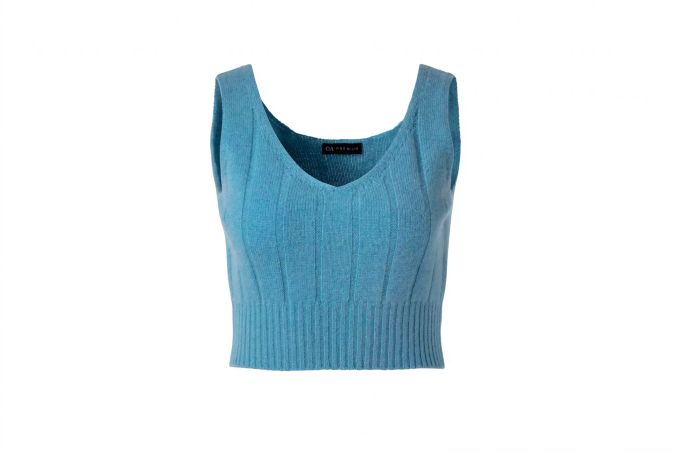 Bauchfreie Oberteile sind für Frauen gerade allgemein angesagt, daher auch die Pullunder im sogenannten Cropped-Schnitt. Hier ein Beispiel von C&A (ca. 40 Euro, etwa 41,50 Franken). Pullunder kurz hellblau