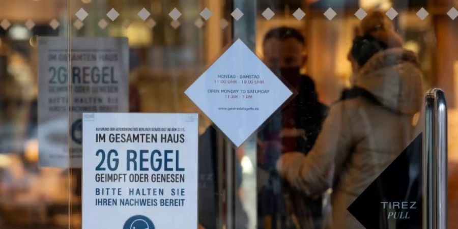 Kontrolle in Geschäft in Berlin