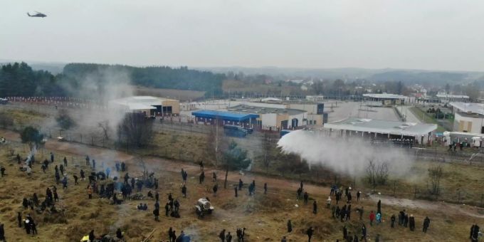 Flüchtlinge an der Grenze zu Polen Flüchtlinge an der Grenze zu Polen